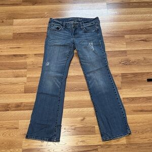 American Eagle Low Rise Straight Leg Jeans
